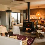 Patamar Boutique House - Sleek & Chic Spot- Uchill *